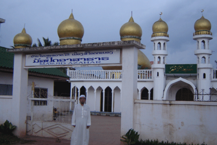 Al-Salaam Mosque Vientiane - Photograph the peaceful essence of Laos’ traditions